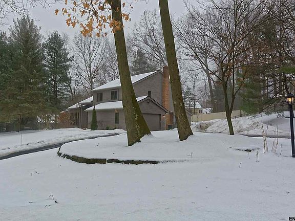 2nd image of 6 Newport Dr