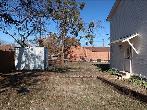 2nd image of 406 N Denny St