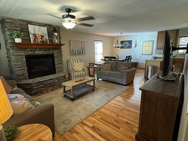 1351 N Pine Run Rd — Photo 5