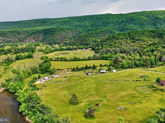 4th image of 795 Hideaway Farms Rd