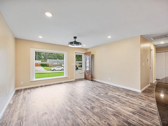 3rd image of 1081 Prairie Ave