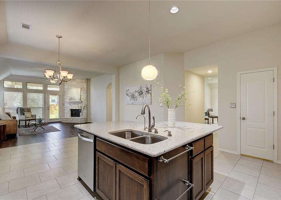 1st image of 192 Catalina Ln