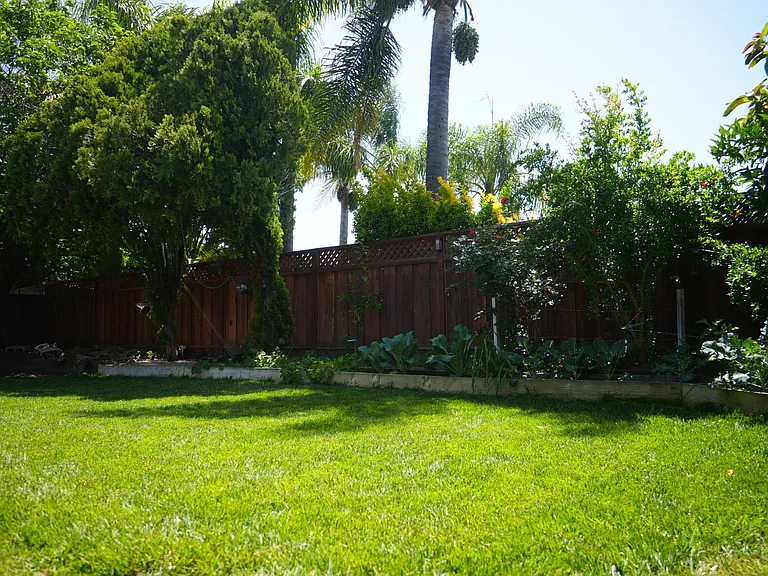 639 Sonoma Ave — Photo 16