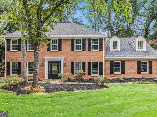 1802 Hedge Sparrow Ct NE, Roswell, GA 30075