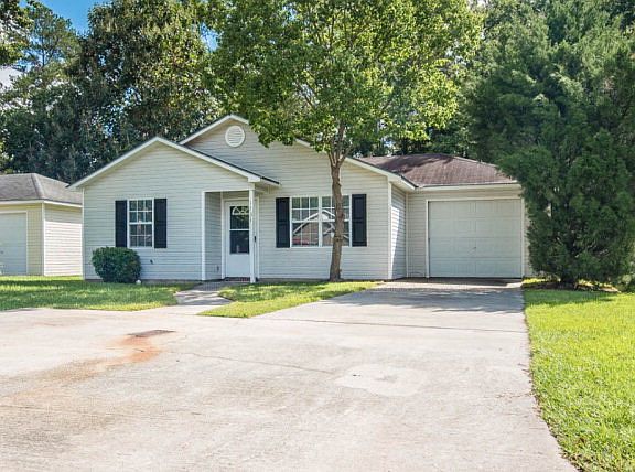 2nd image of 1731 Largo Cir