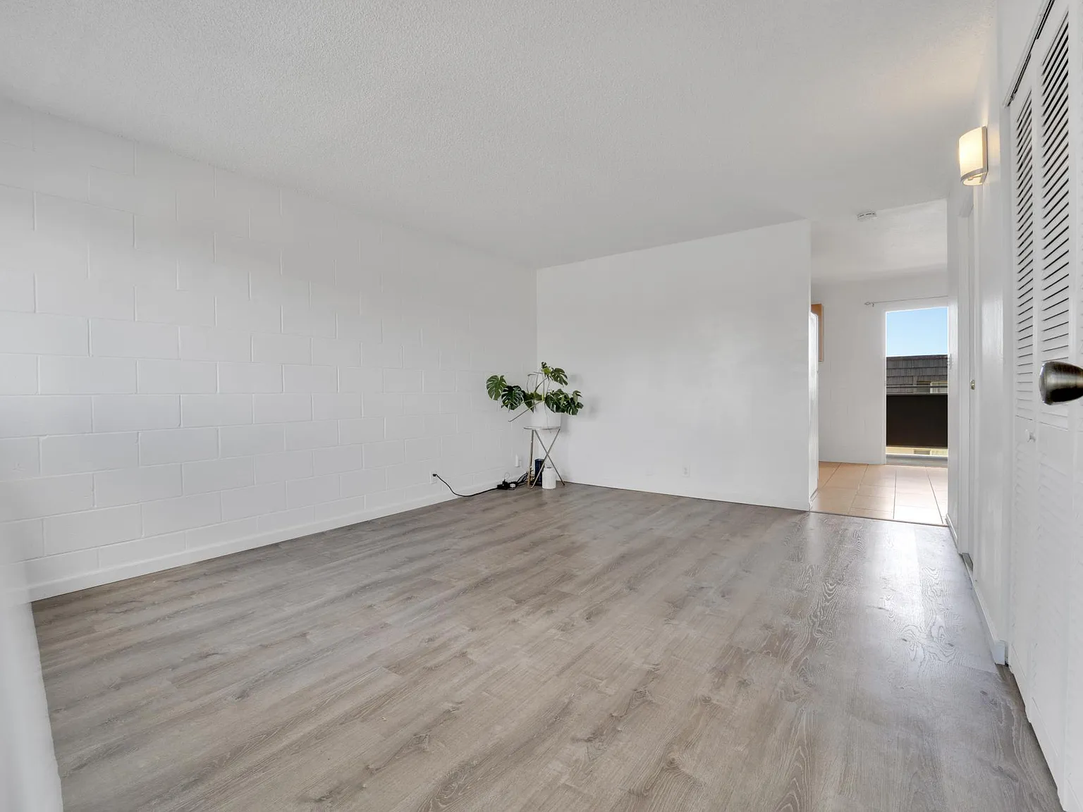 3 bed, 1.5 bath, 1112 sqft, $3,500 — Photo 2