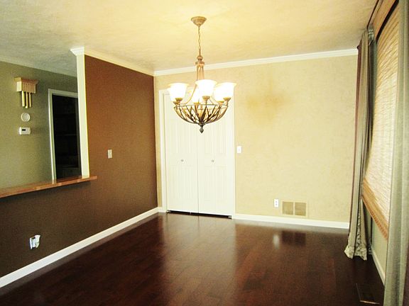 3rd image of 1303 Gray St