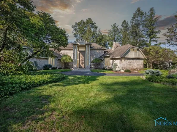 5532 Fox Hill Dr, Toledo, OH 43623