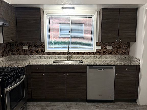 3rd image of 1304 Carol St Floor 2