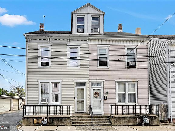 3rd image of 131 N Cedar St