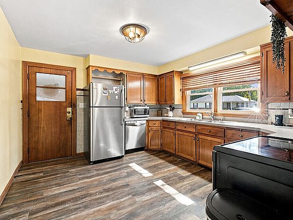 5th image of 28 Arkwright Avenue