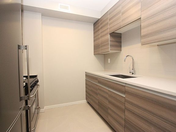4th image of 482 Franklin Ave APT 4F