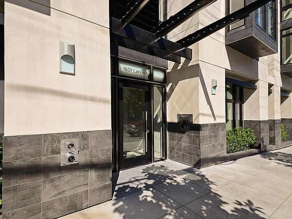 4th image of 1601 Larkin St #206