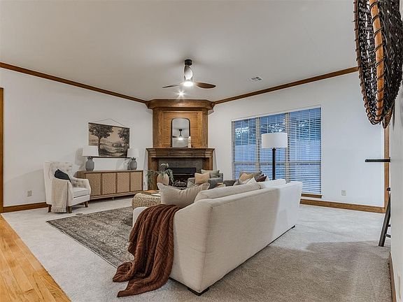 4th image of 16909 Gladstone Cir
