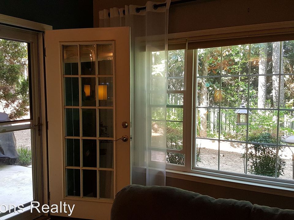 1st image of 301 The Crossings Ln