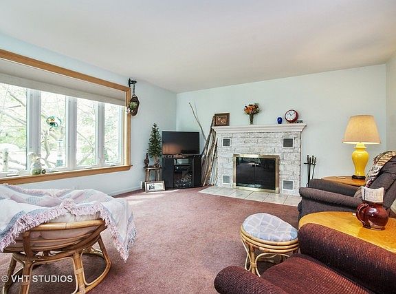 2nd image of 23W450 Bryn Mawr Ave