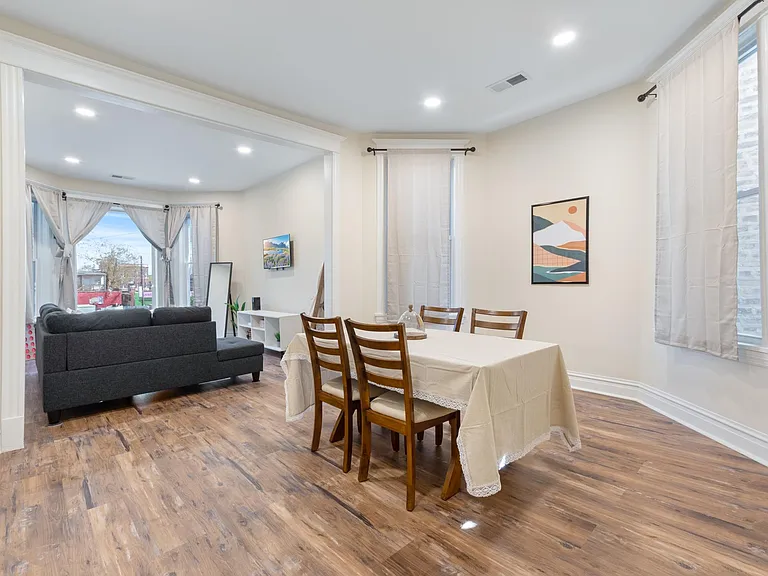 4009 W Gladys Ave #A — Photo 2