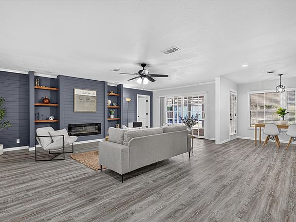 3rd image of 1204 Loma Alta Pl