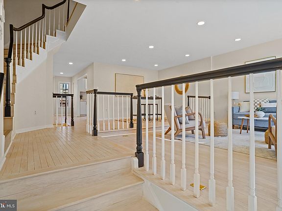 5th image of 4647 Luxberry Dr