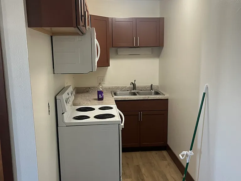 400 1/2 Kirkwood Ave #1 — Photo 3