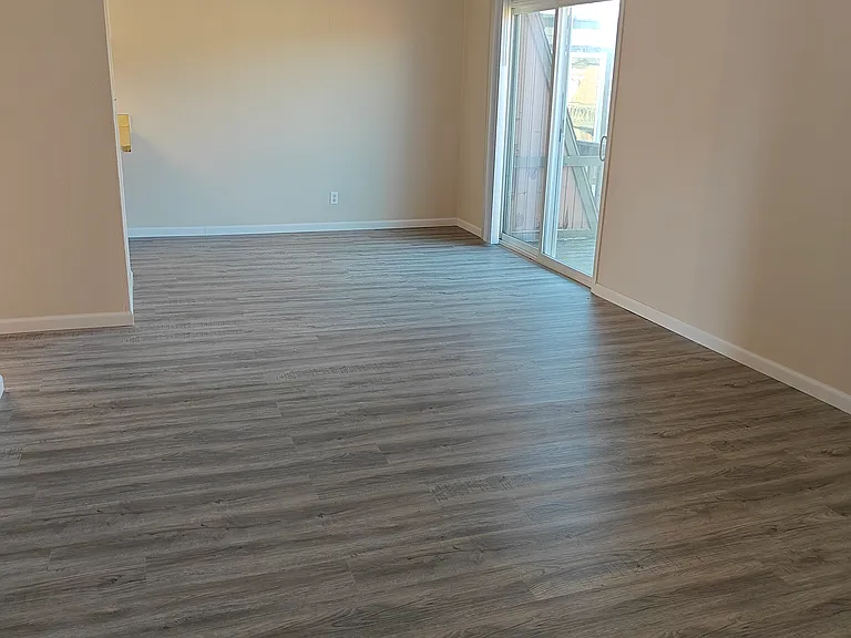 Fox Meadows Apartments — Photo 9