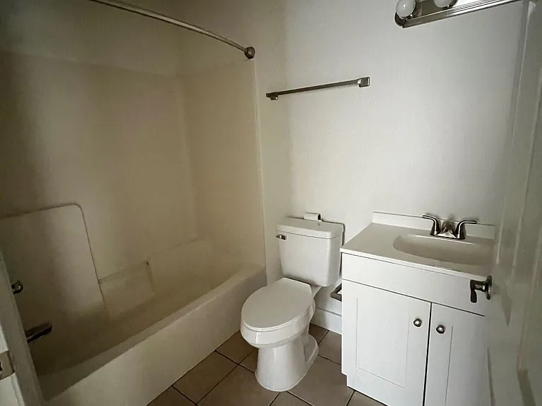 2607 Lagoon Knl — Photo 6