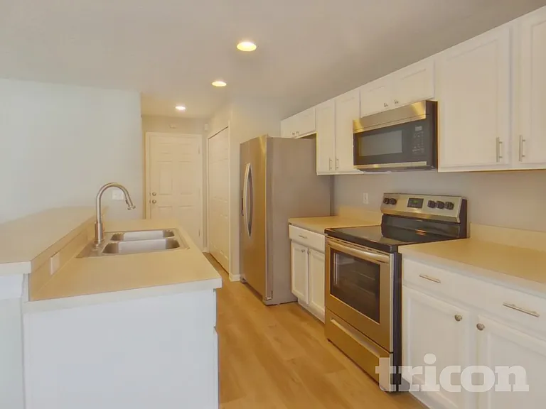 1443 Sherbourne St — Photo 4