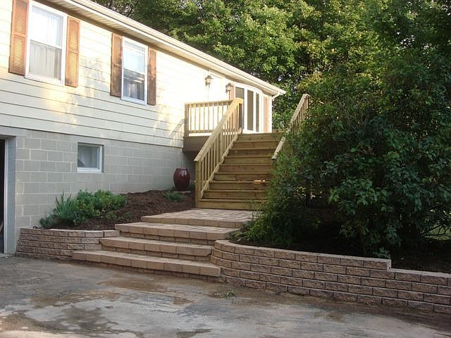2nd image of 129 Gravel Hill Rd