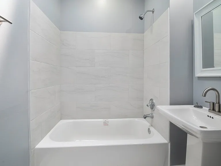 2728 Winchester St — Photo 17