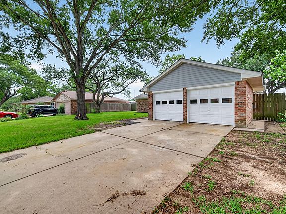 4th image of 5311 Little John Ln