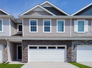 933 Maywood Ln, Waukee, IA 50263