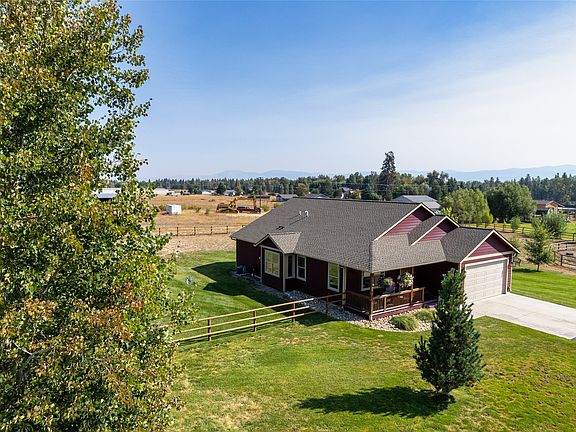 2nd image of 22 Canyon Breeze Ct