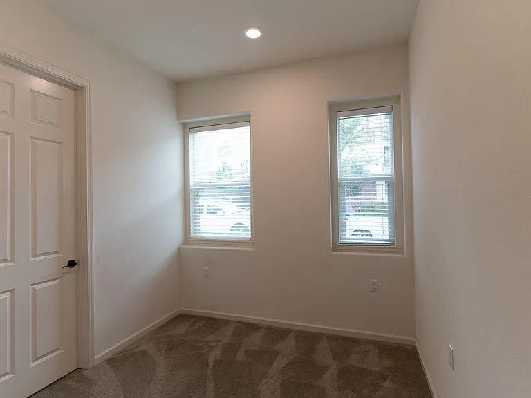 1022 Giacomo Ln — Photo 9