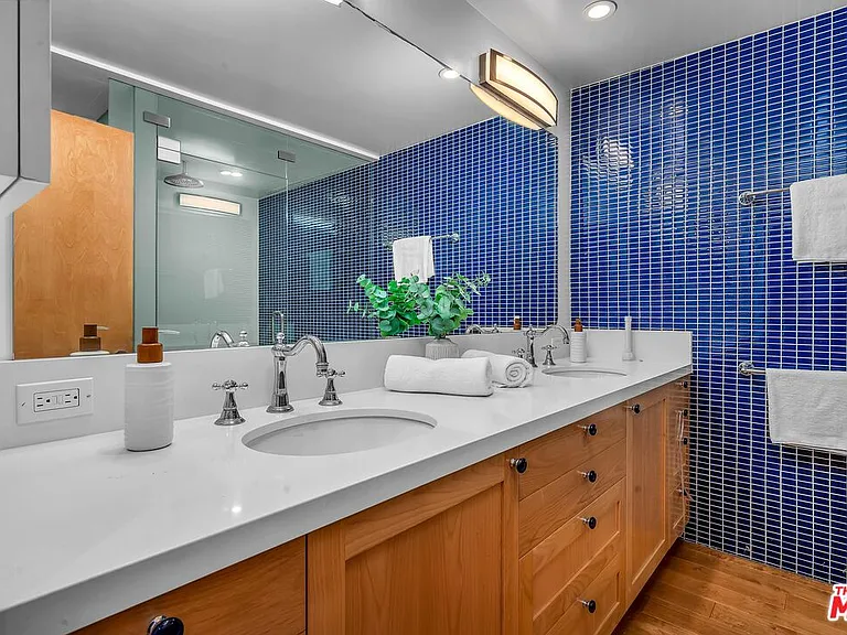 4 Lighthouse St #13 — Photo 6