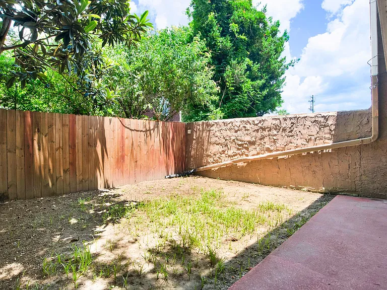 8140 Lillian Hwy — Photo 32