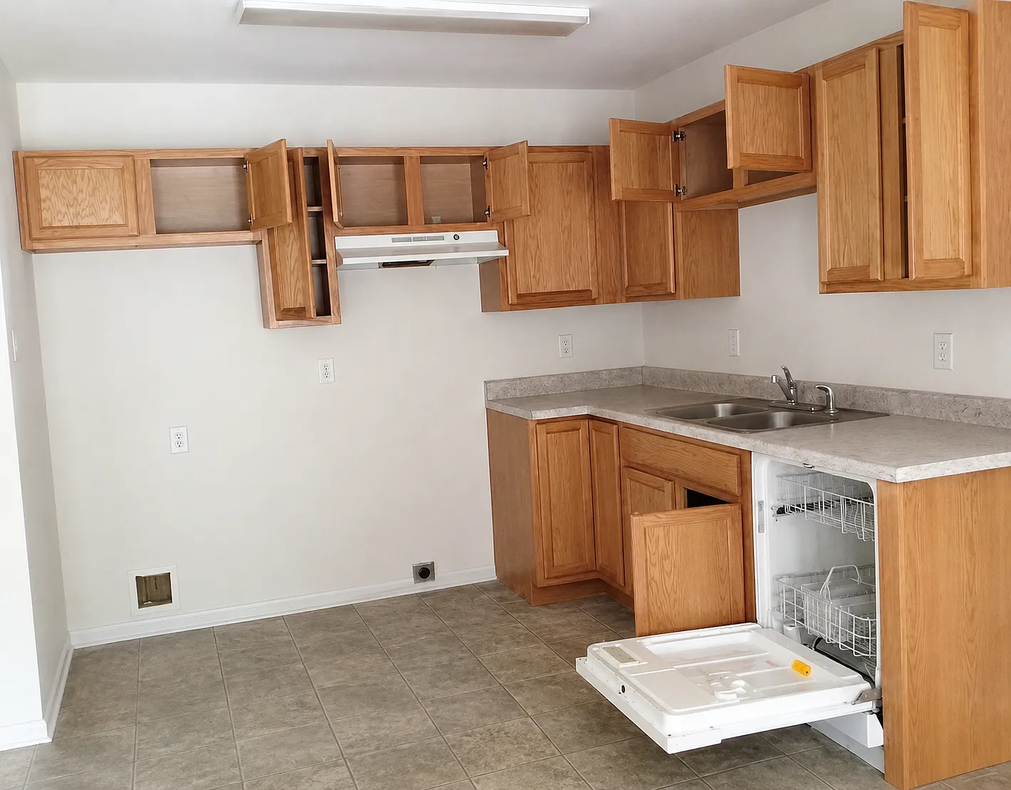 2 bed, 899 sqft, $1,300 — Photo 3