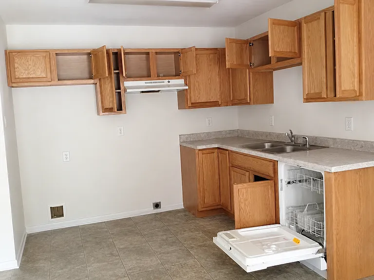 1517 34th Ave — Photo 3