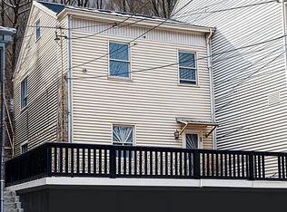 219 Peacock St, Pottsville, PA 17901