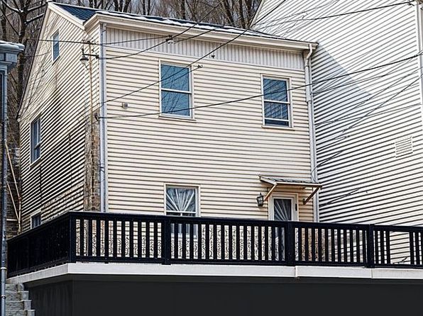 219 Peacock St