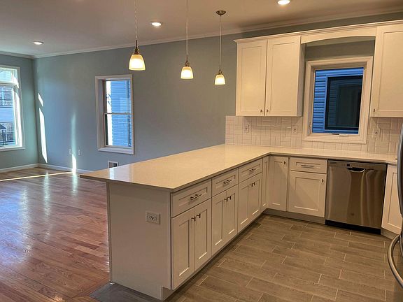 2nd image of 366 Armstrong Ave #1