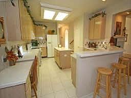 3rd image of 1019 Bayhill Dr