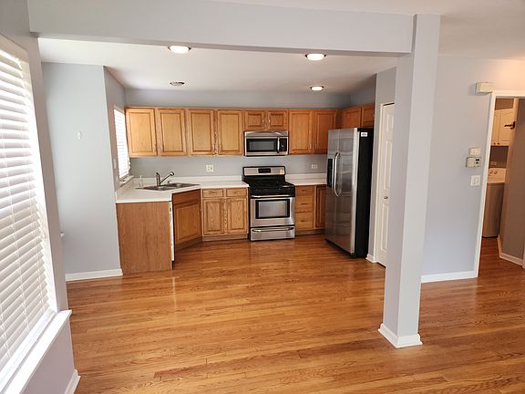 Kitchen eating area