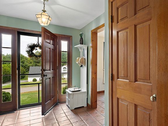 3rd image of 9 Labrie Ln