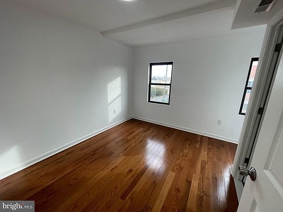 4th image of 1246 S 31st St #C