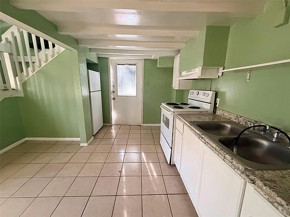 4th image of 900 Mohawk Dr #4