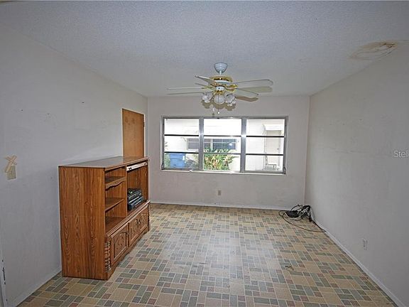 5th image of 1084 40th Ave NE
