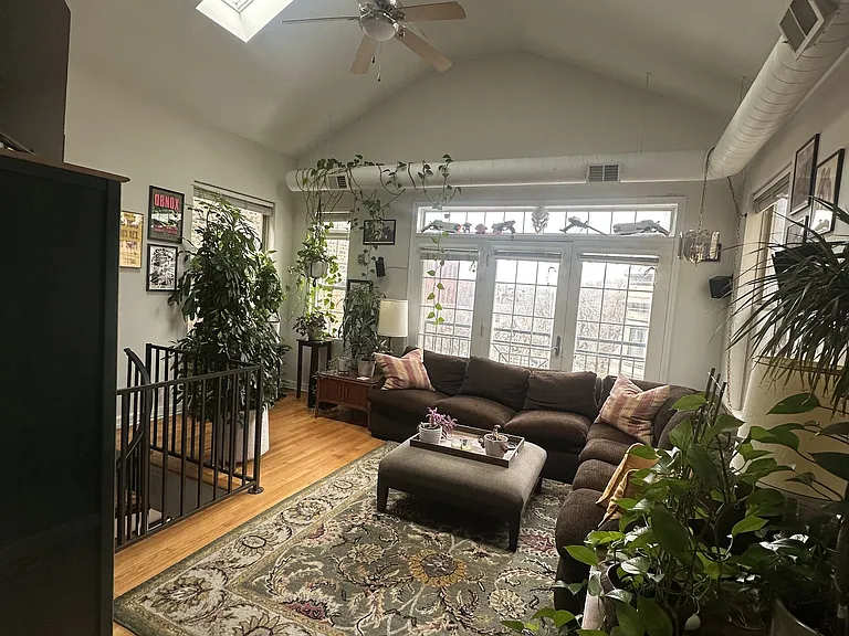 1627 W Grand Ave #3 — Photo 1
