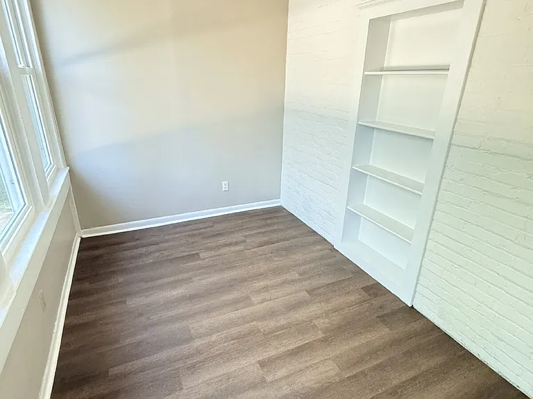 7 S Monterey St #2 — Photo 4