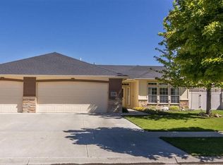 11190 W Mission Pointe Dr, Nampa, ID 83651