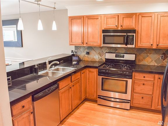 5th image of 2717 Cedar St Unit B
